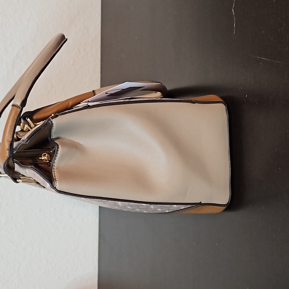 Adrienne Vitadini satchel purse - Picture 10 of 16